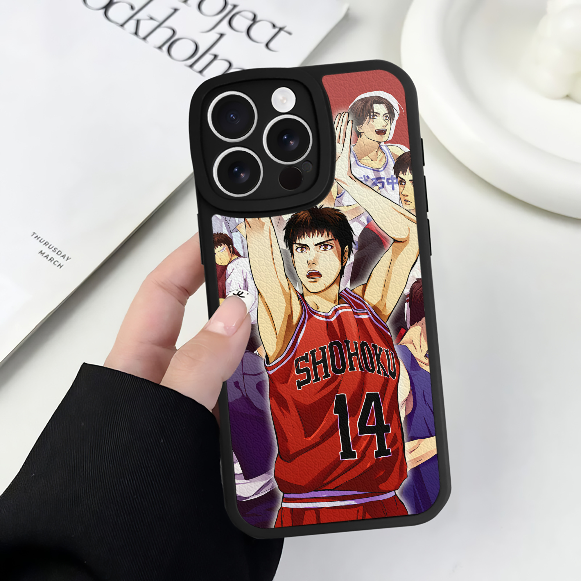 （画像用） SLAM DUNK／スラムダンク 【iPhone 16シリーズ対応】シリコンスマホケース（レザー調） 材質：シリコン